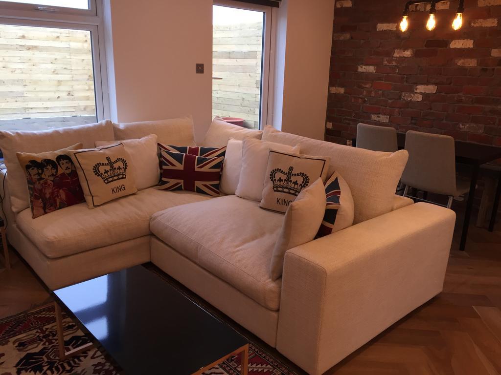 Modern 2 Bedroom Flat With Private Outdoor Terrace Лондон Екстериор снимка